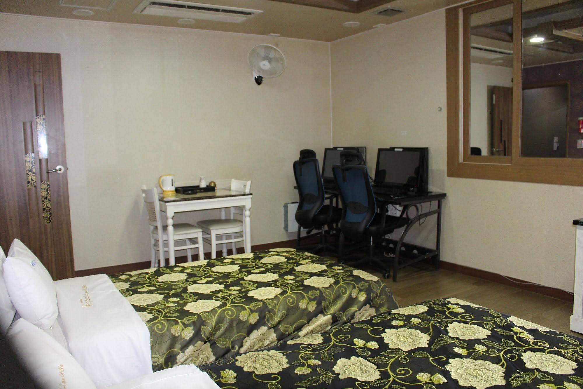 Tiffany Motel Mokpo Exterior photo