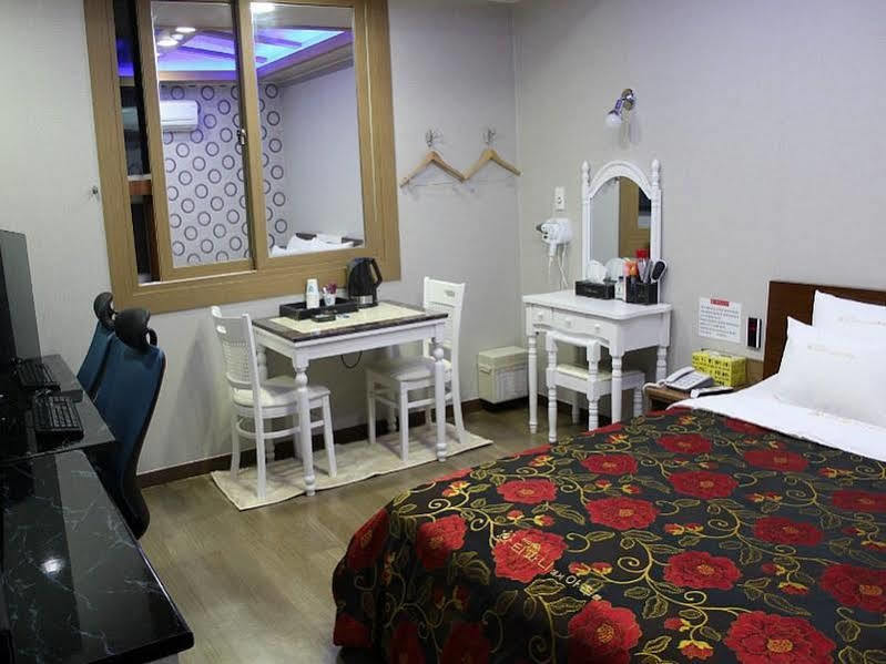 Tiffany Motel Mokpo Exterior photo