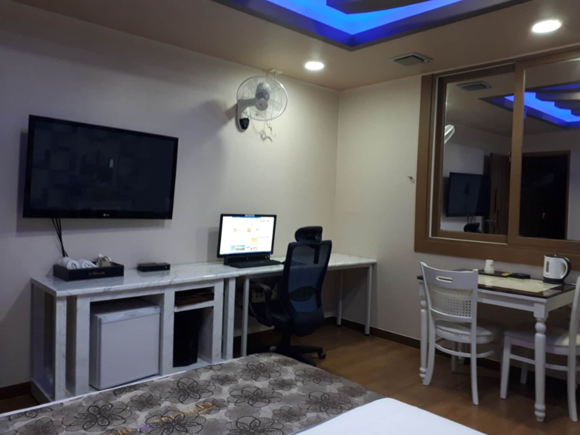 Tiffany Motel Mokpo Exterior photo